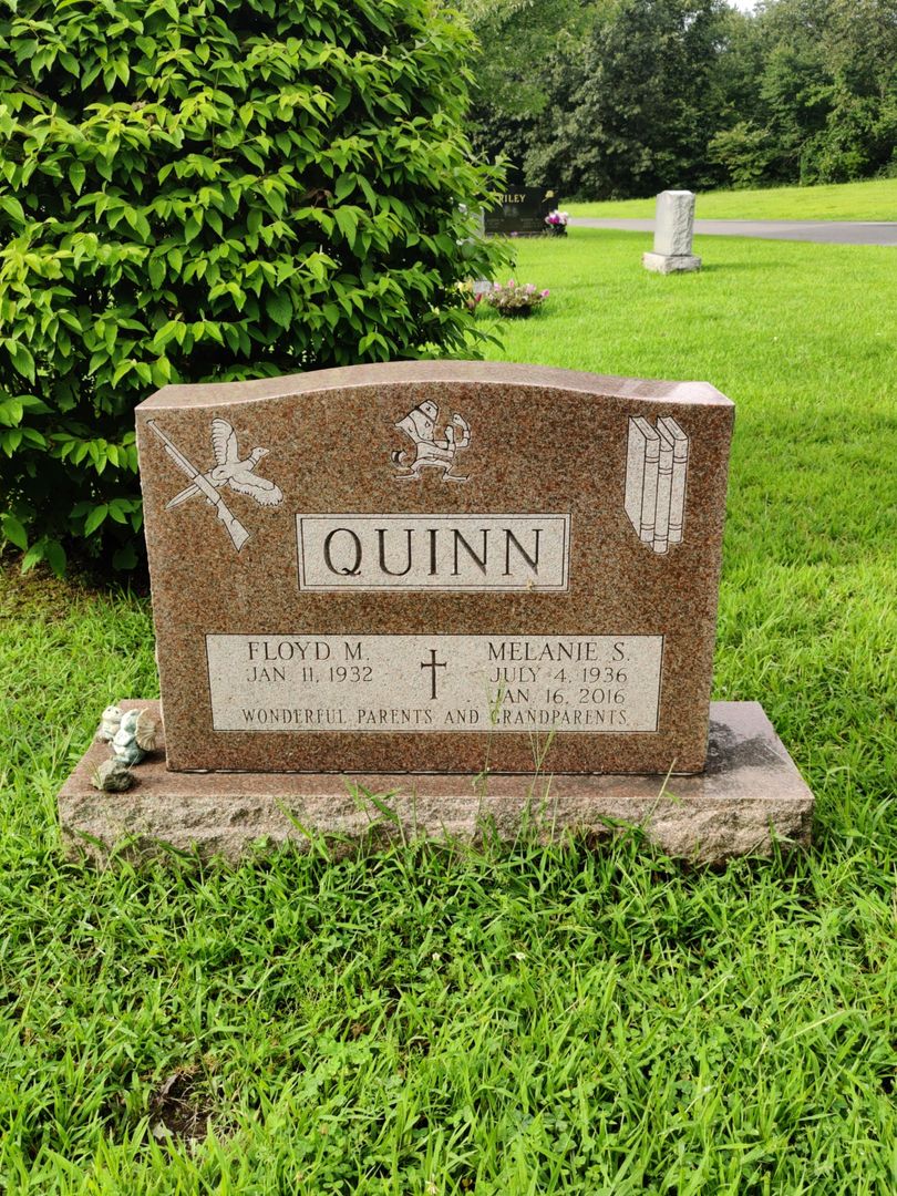 Robert M. Quinn's grave. Photo 1