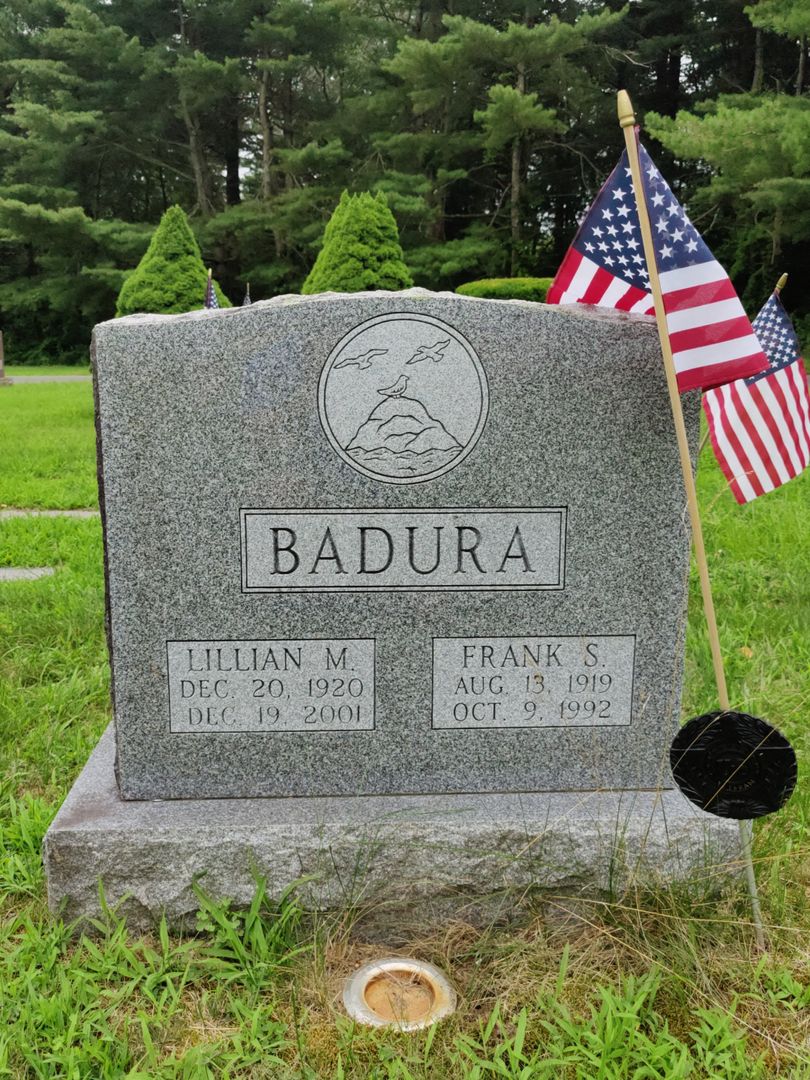 Lillian M. Badura's grave. Photo 1