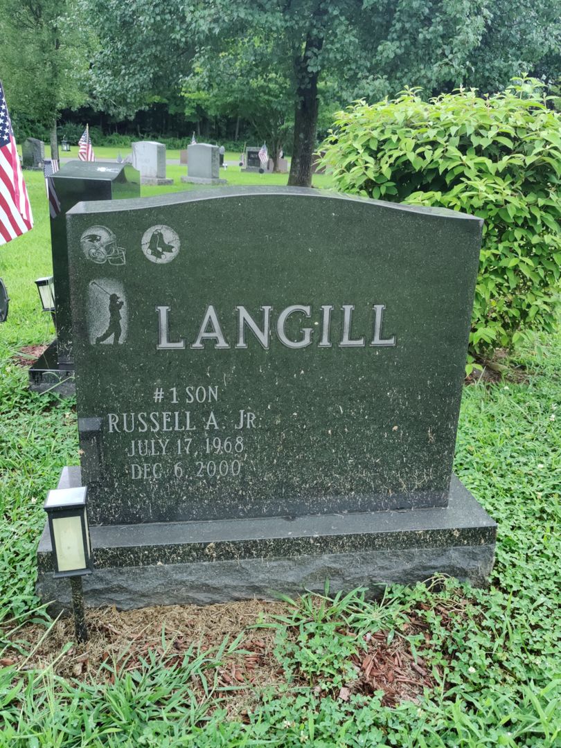 Russell A. Langill Junior's grave. Photo 1