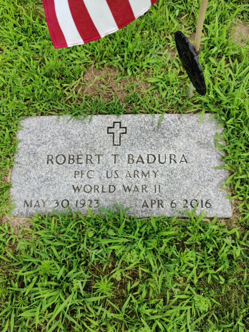 Robert T. Badura's grave. Photo 1