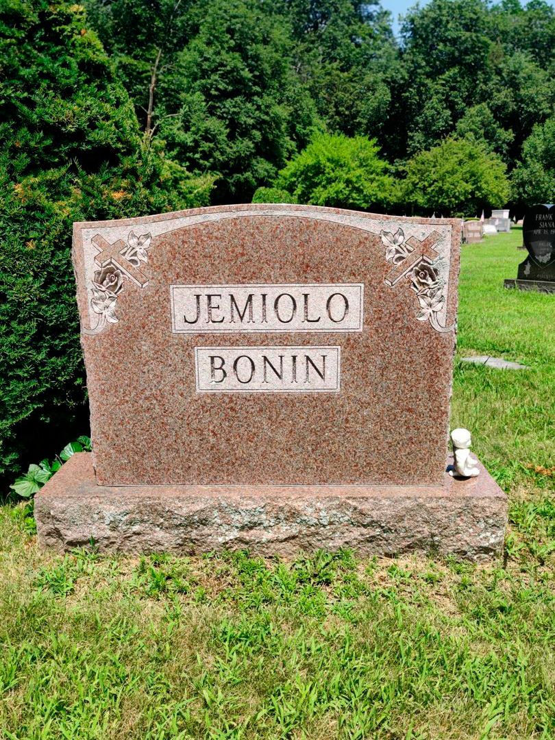 Mary L. Andras Jemiolo's grave. Photo 1