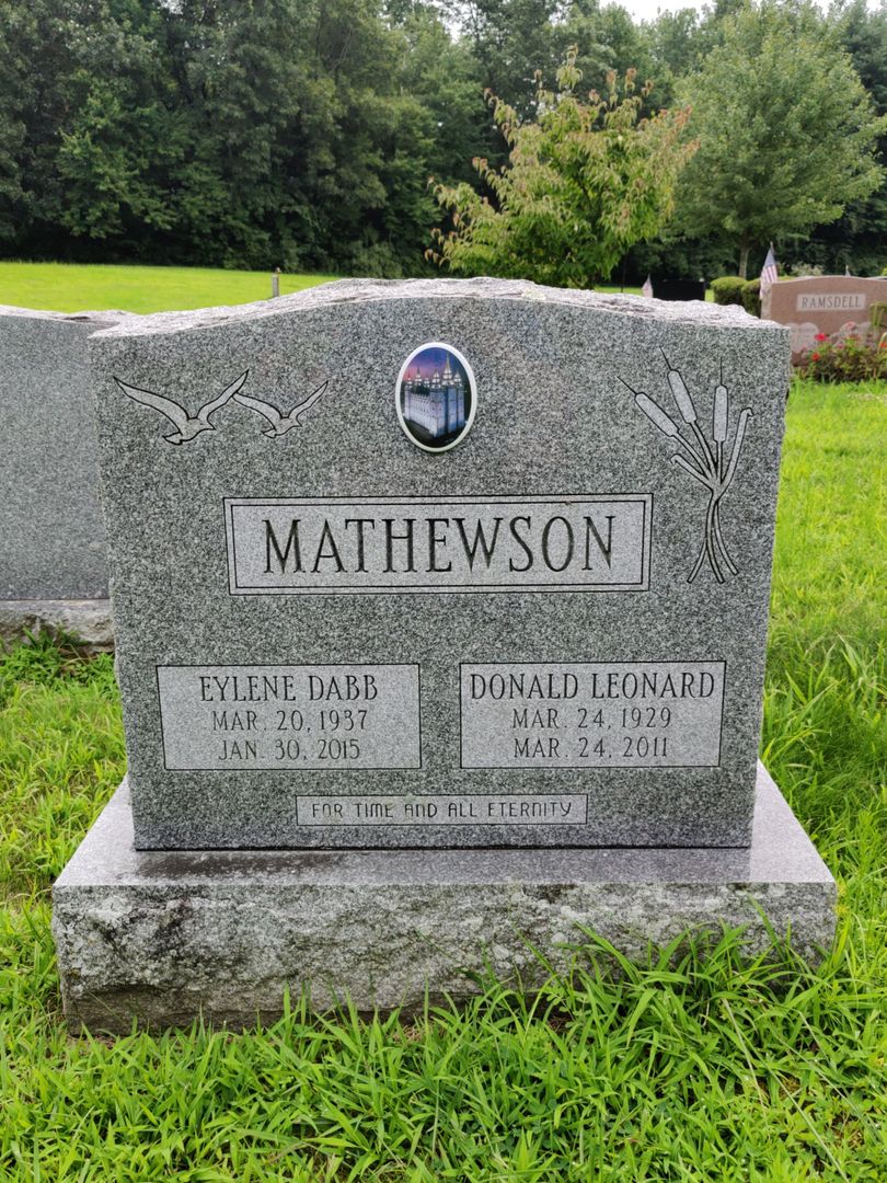 Donald Leonard Mathewson's grave. Photo 1