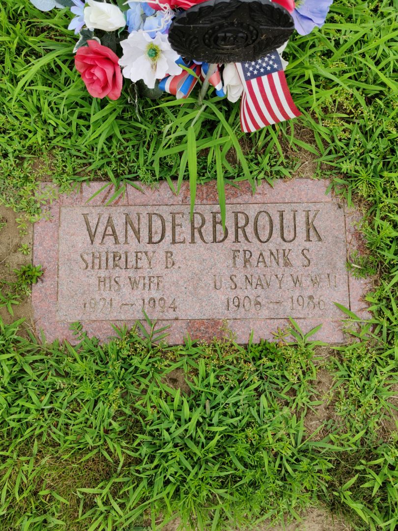 Shirley B. Vanderbrouk's grave. Photo 1